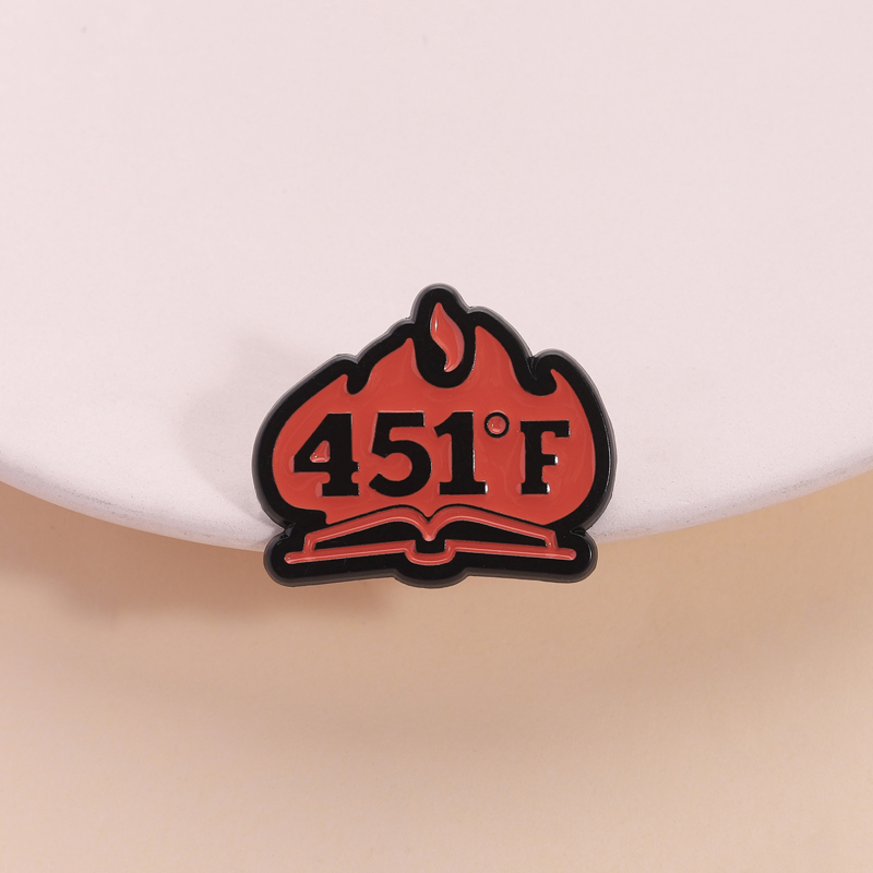 Fahrenheit 451 Book Enamel Pin - Science Buddies recensione e prezzo
