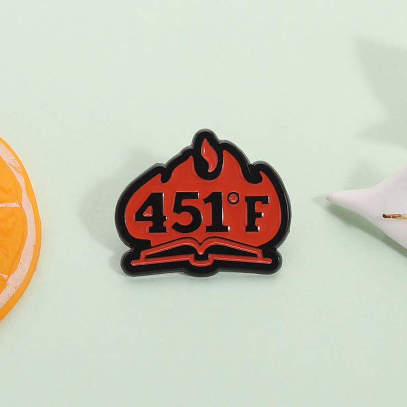 Fahrenheit 451 Book Enamel Pin - Science Buddies recensione e prezzo