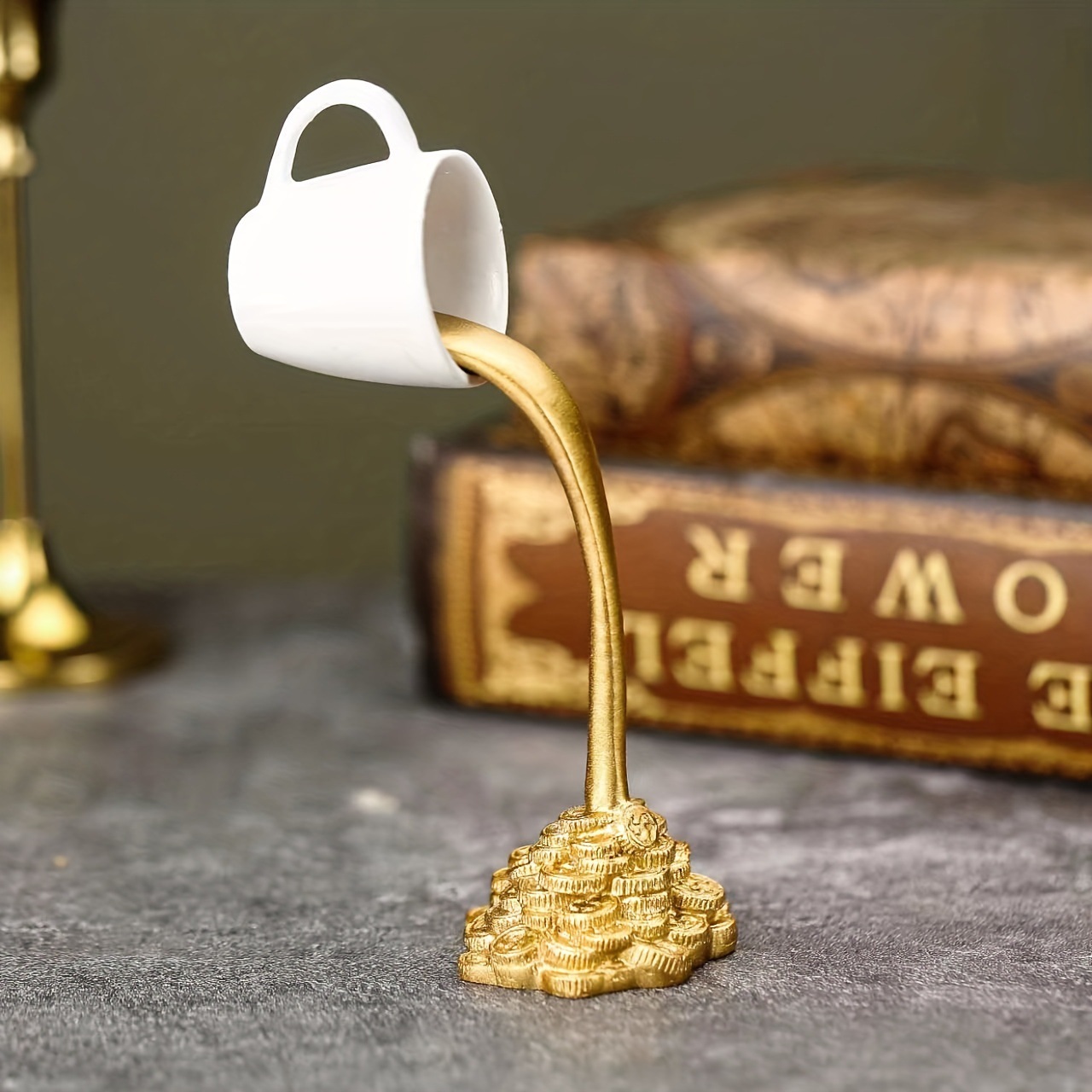 Floating Liquid Gold Mug Sculp - Newton Cradle Large recensione e prezzo