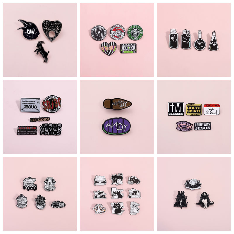 Gothic Punk Quotes Enamel Pins - Science Buddies recensione e prezzo