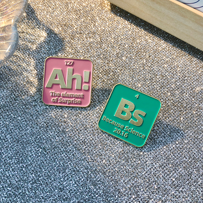 Periodic Table Enamel Pin Cust - Science Buddies recensione e prezzo