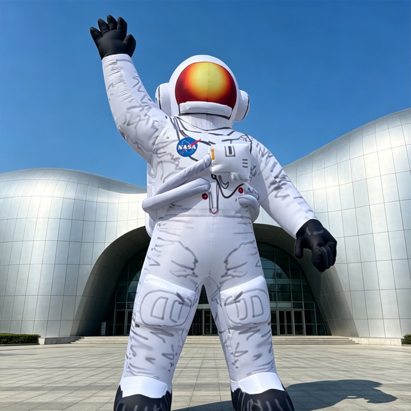 Inflatable astronaut, space sc - Science Exhibition Models recensione e prezzo
