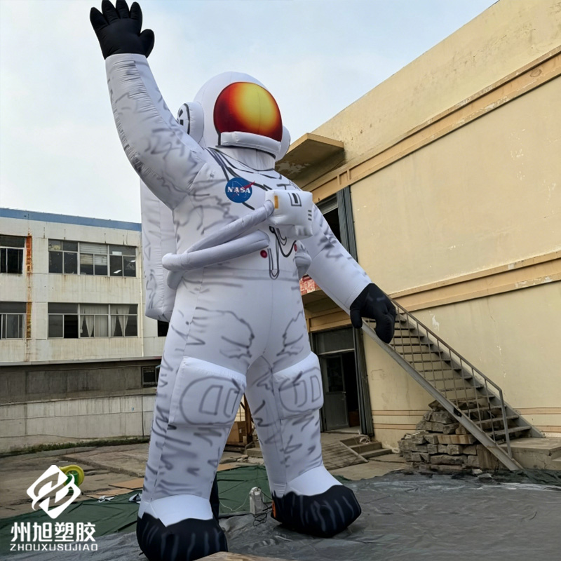 Inflatable astronaut, space sc - Science Exhibition Models recensione e prezzo