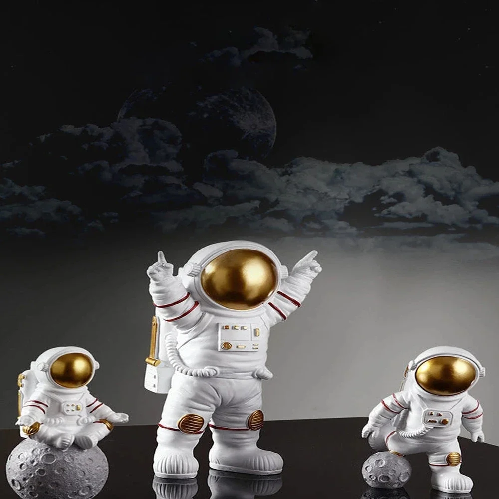 4 pcs Astronaut Figure Statue  - Newton Cradle Large recensione e prezzo